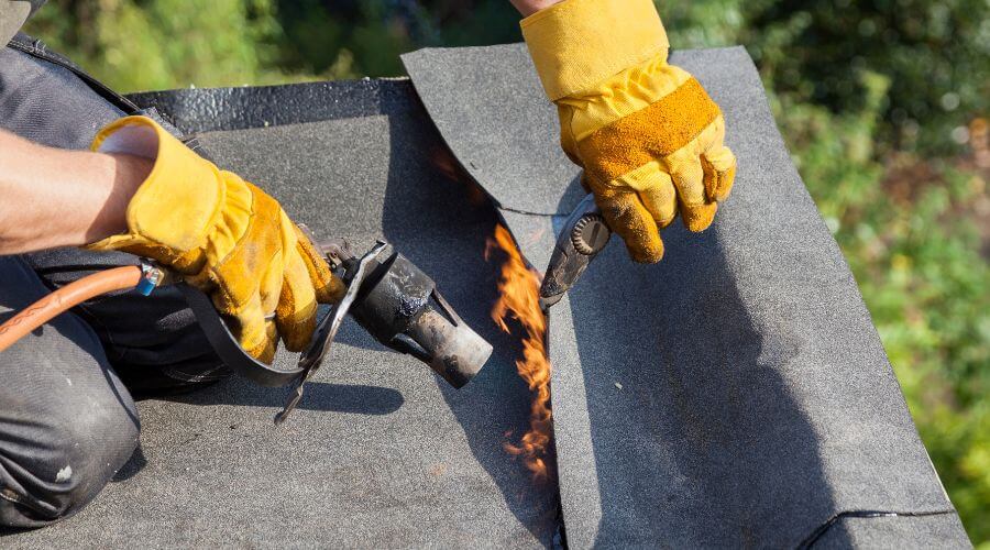 Professional gutter cleaning in Metter, GA